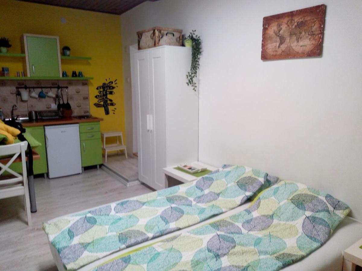 Appartamento Studio Jolie Novi Sad Esterno foto