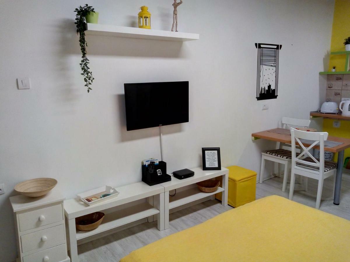 Appartamento Studio Jolie Novi Sad Esterno foto