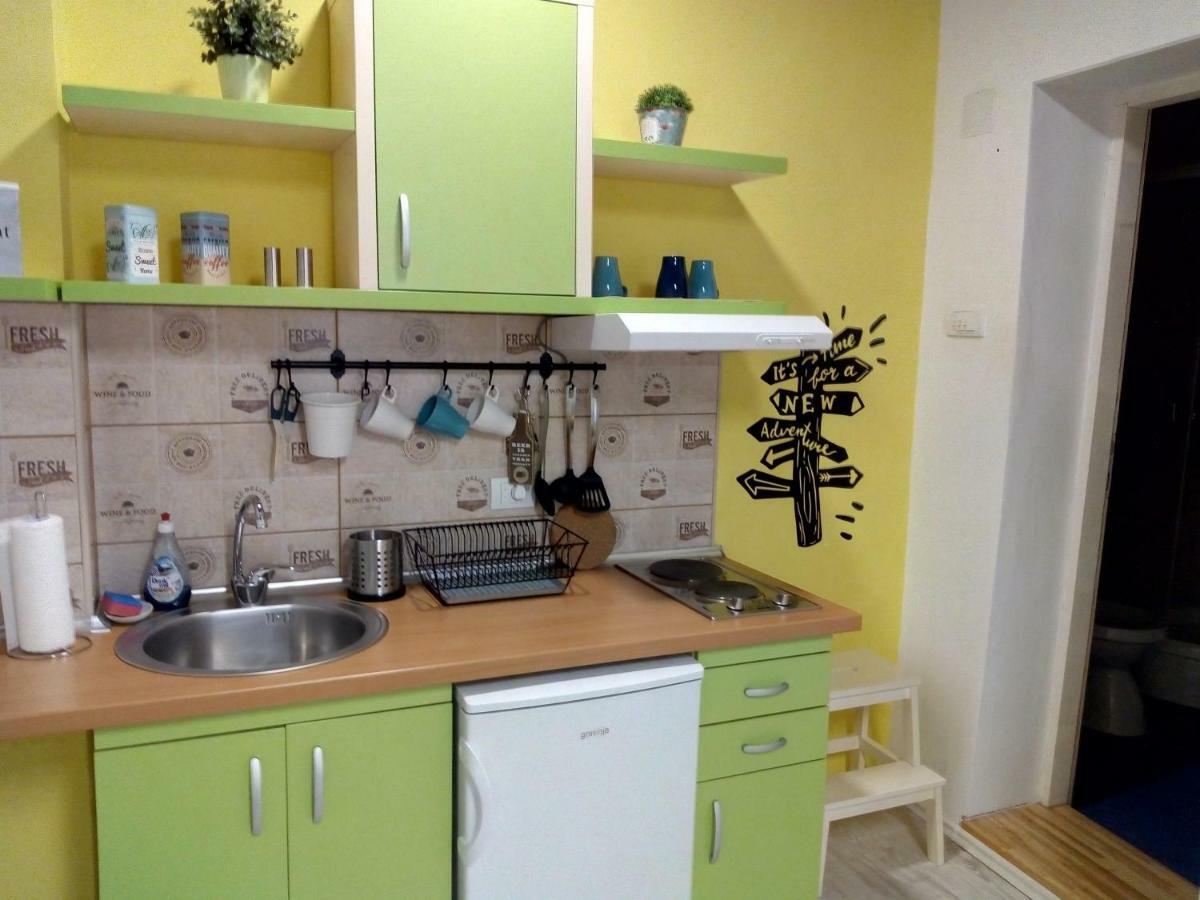 Appartamento Studio Jolie Novi Sad Esterno foto